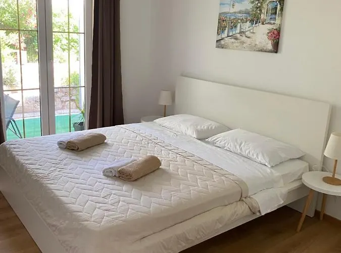 アパート Diana マリ・ロシニュ